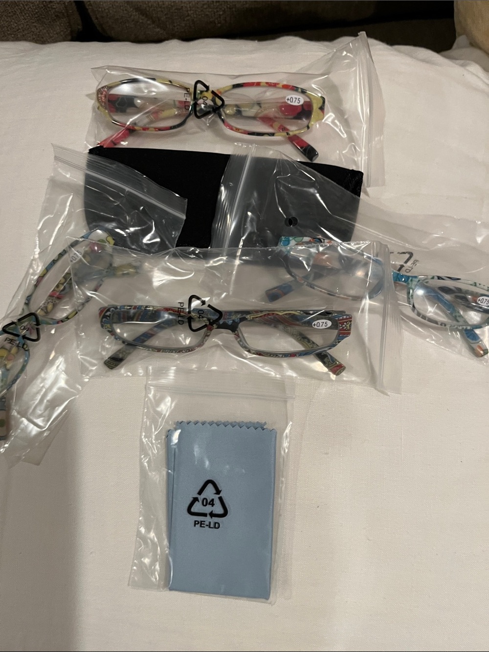 Set of Four Multicolor Reading Glasses with Four Black Cases & Cleaning Cloth - Picture 7 of 8